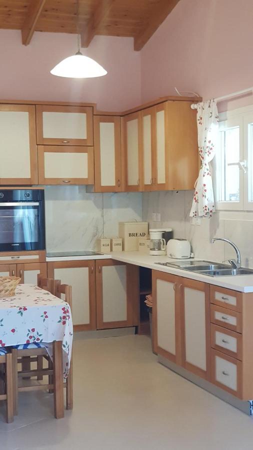 Casa Loukia Appartement Gastouri  Buitenkant foto