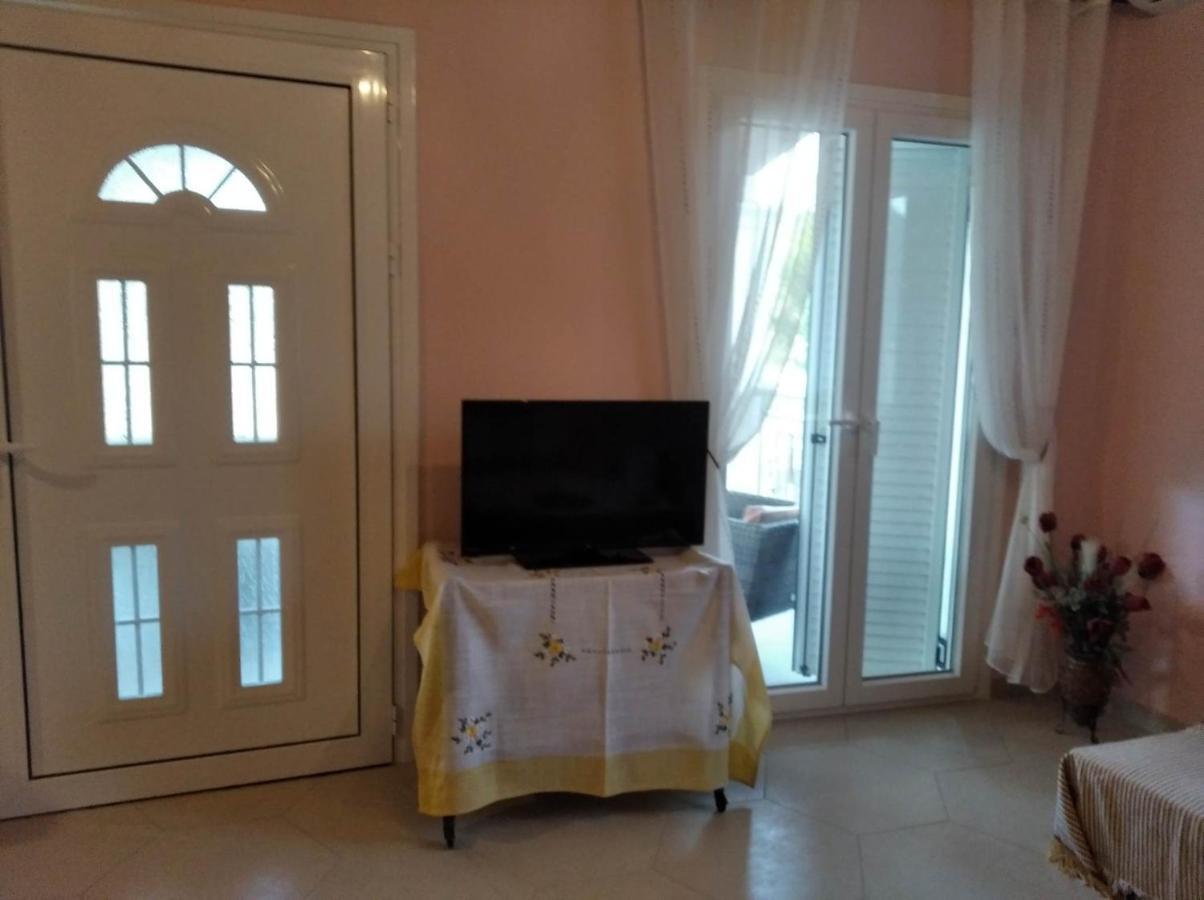 Casa Loukia Appartement Gastouri  Buitenkant foto